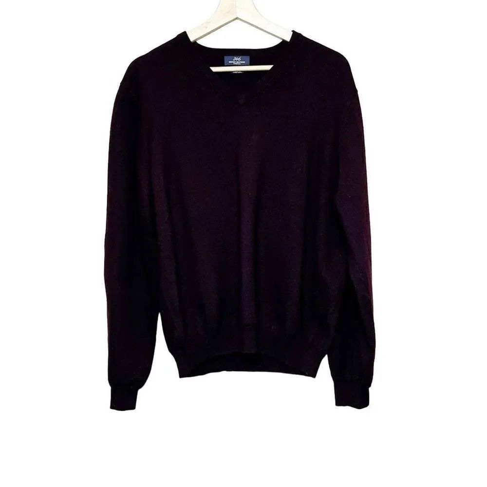 Brooks Brothers 346 burgundy V- neck merino wool sweater size L